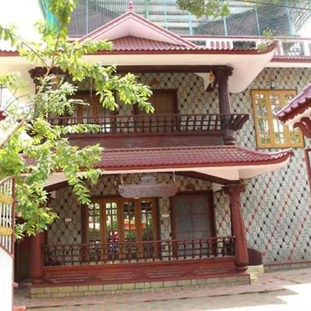 Kuppath Inn Kochi Buitenkant foto